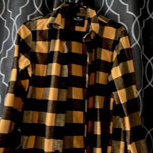Mens XS Hollister black and yellow flannel